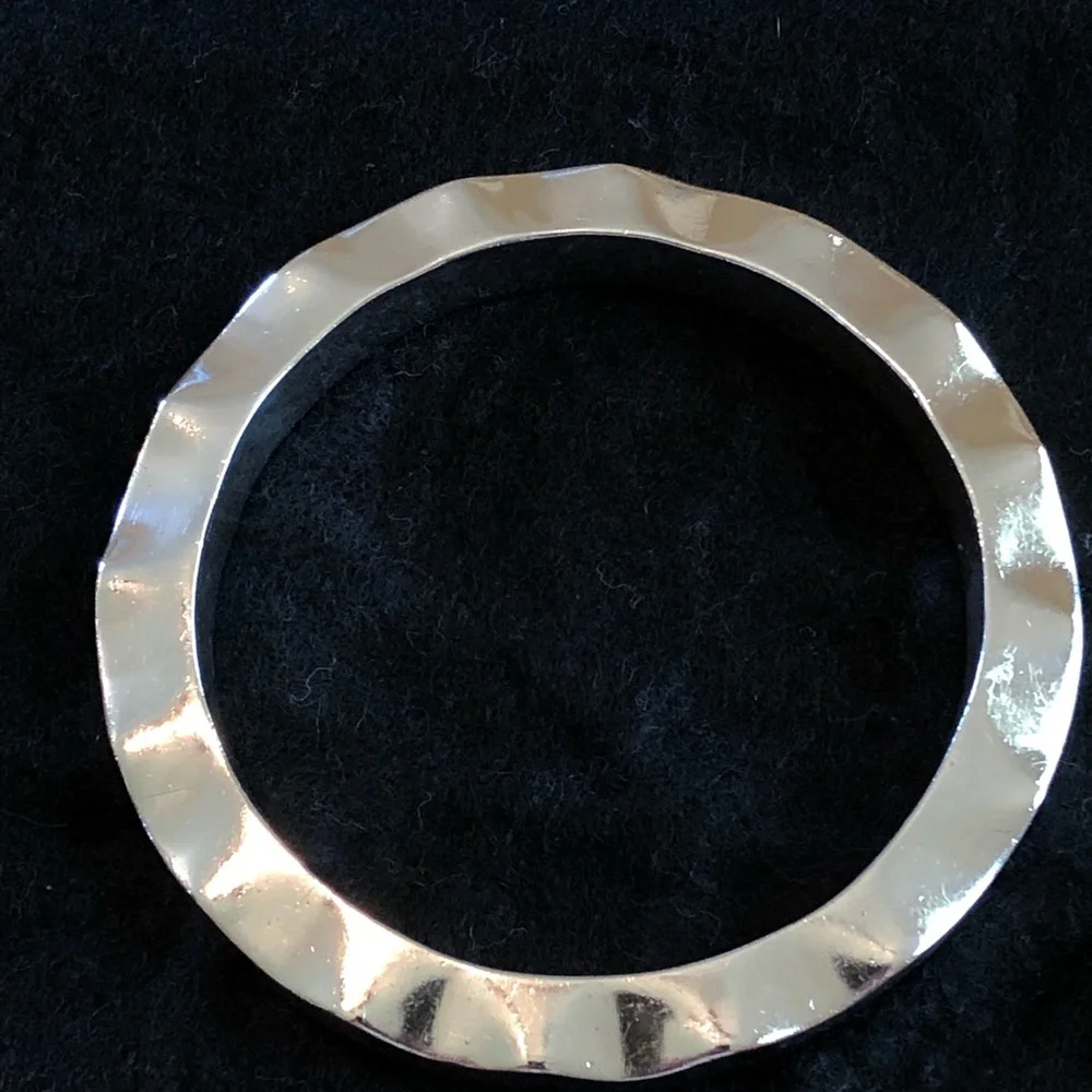 50 grams Artisan Solid Silver Wavy Scalloped Bangle Bracelet Mexico 925